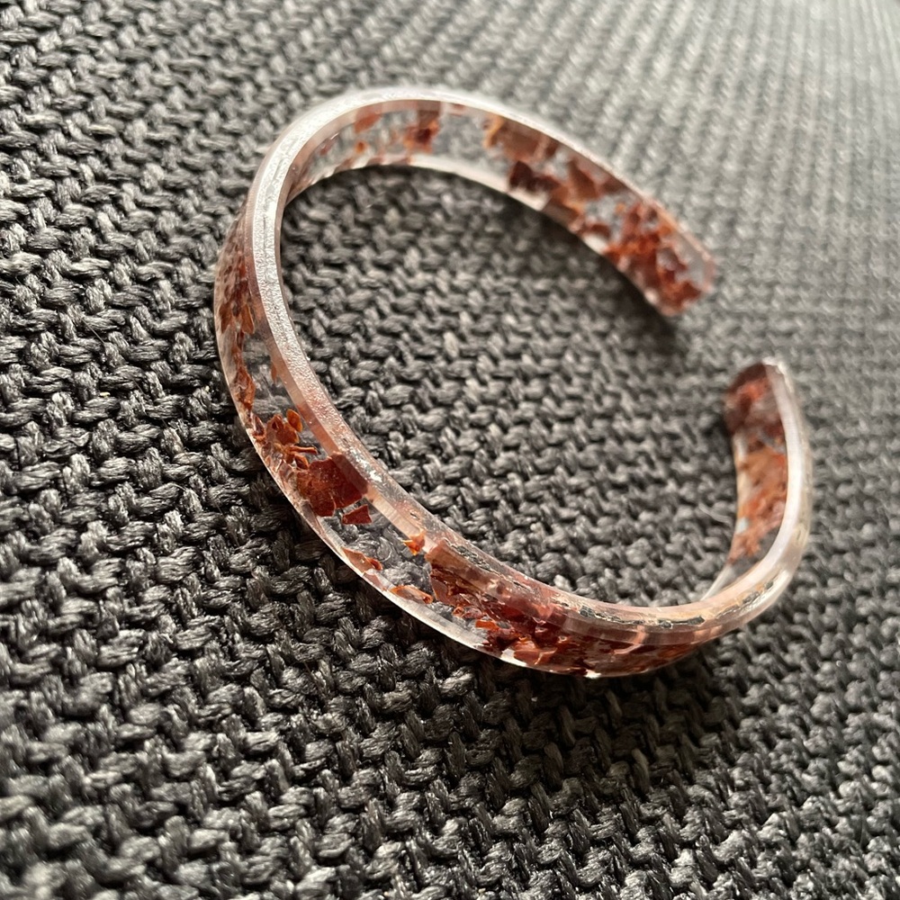 Color by Amber “Thickie” Cacao Shells Interlayer